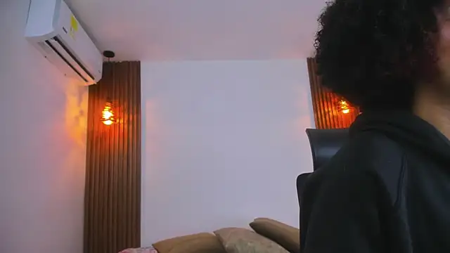 delaylacruz online show from September 18, 2025, 11:45 am