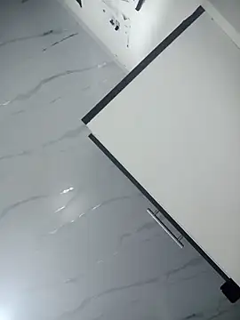 delaylacruz online show from November 22, 2025, 1:37 am