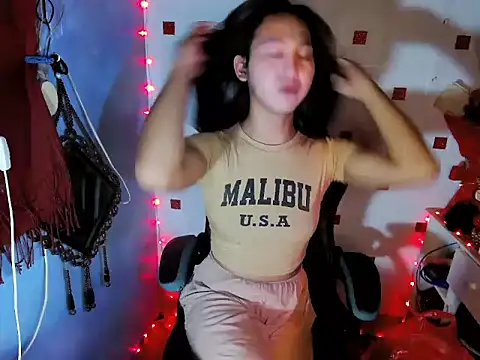 Snapshot of Nathalie_Smith19 chatting on September 19, 2025, 12:02 am Nathalie Smith19 online show from September 19, 2025, 12:02 am