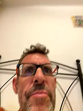 Snapshot of gigolobcn chatting on October 3, 2025, 2:25 pm gigolobcn online show from October 3, 2025, 2:25 pm