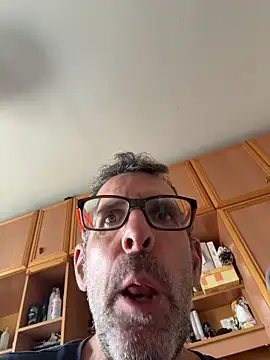 Snapshot of gigolobcn chatting on May 1, 2026, 3:05 pm gigolobcn online show from May 1, 2026, 3:05 pm