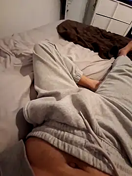 Yoaannn online show from November 25, 2025, 5:02 pm