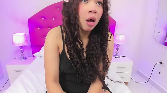 STEFANY MOLL online show from November 27, 2025, 4:03 am