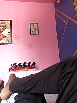 Kaluxx online show from April 24, 2026, 7:22 am