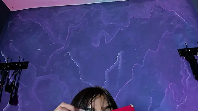 Lili milk20 online show from November 7, 2025, 7:14 pm