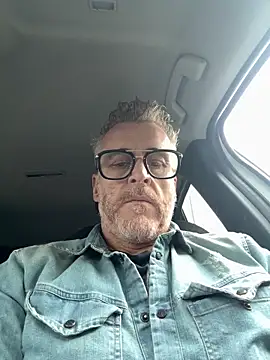 Snapshot of Axl_hot chatting on May 15, 2026, 3:41 pm Axl hot online show from May 15, 2026, 3:41 pm