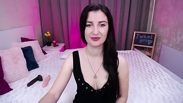 EvelinCuper online show from October 13, 2025, 5:07 am