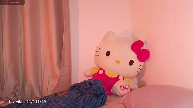 dulceangel   online show from September 16, 2025, 2:12 am