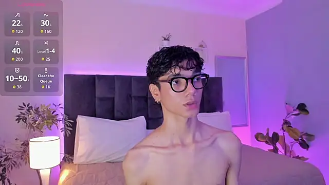 Phillicious   online show from December 2, 2025, 9:43 pm