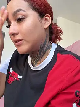 MargothWolfe online show from September 9, 2025, 1:21 pm