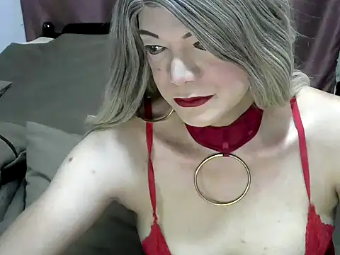 CREAMY BANANA online show from September 22, 2025, 10:39 am