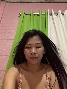 Snapshot of Cleo17 chatting on May 5, 2026, 1:52 pm Cleo17 online show from May 5, 2026, 1:52 pm