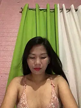 Snapshot of Cleo17 chatting on May 8, 2026, 3:17 pm Cleo17 online show from May 8, 2026, 3:17 pm