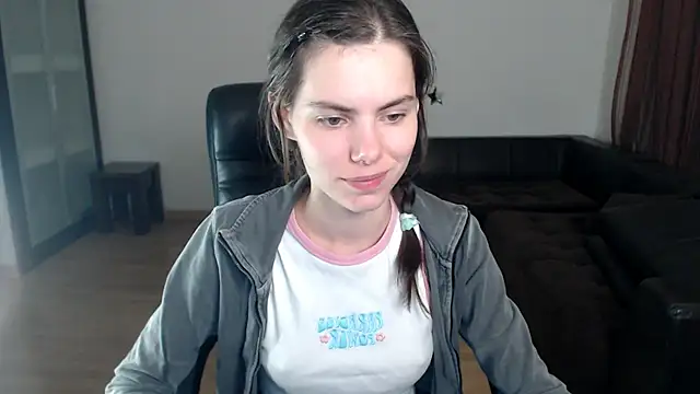 AmelieReve online show from September 17, 2025, 4:19 pm