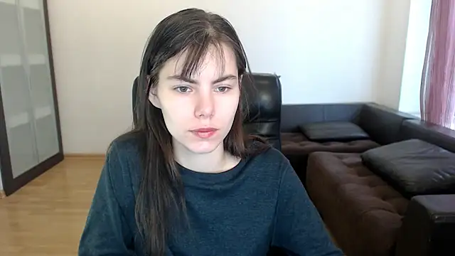 AmelieReve online show from November 7, 2025, 10:37 am