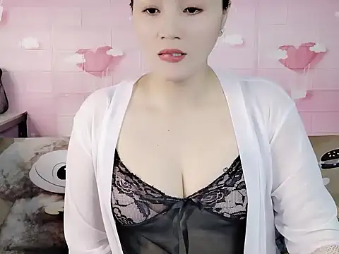 Snapshot of Miu_9117 chatting on September 10, 2025, 12:21 am Miu 9117 online show from September 10, 2025, 12:21 am