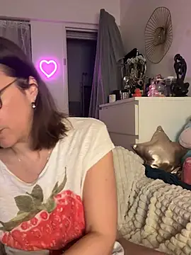 MarahWdsn online show from June 25, 2026, 3:38 pm