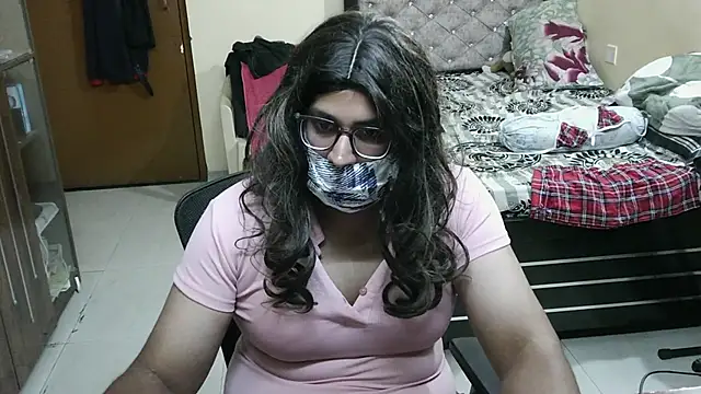 Snapshot of miniSissySlut1 chatting on May 9, 2026, 6:35 pm miniSissySlut1 online show from May 9, 2026, 6:35 pm