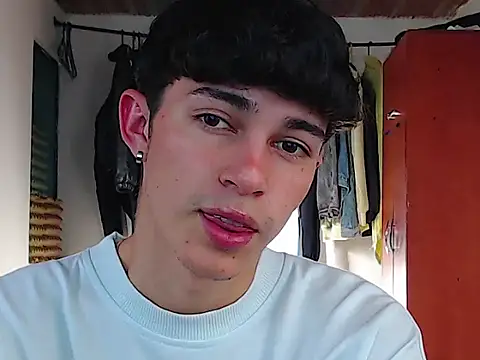 john vichenso online show from September 11, 2025, 10:10 pm