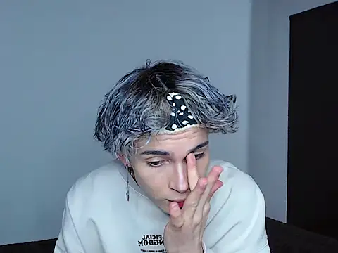 john vichenso online show from October 27, 2025, 10:14 pm