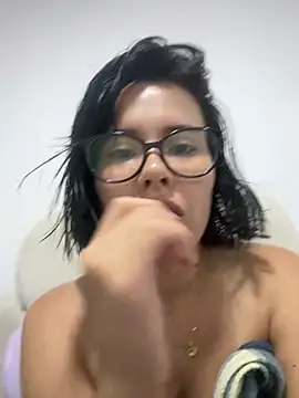 Snapshot of girldom chatting on July 24, 2026, 2:42 am girldom online show from July 24, 2026, 2:42 am