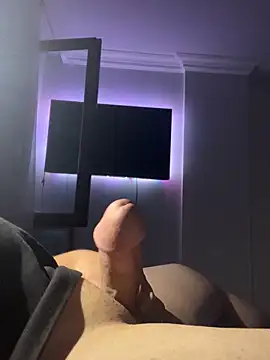 Snapshot of Erenn9972 chatting on September 12, 2025, 9:37 pm Erenn9972 online show from September 12, 2025, 9:37 pm