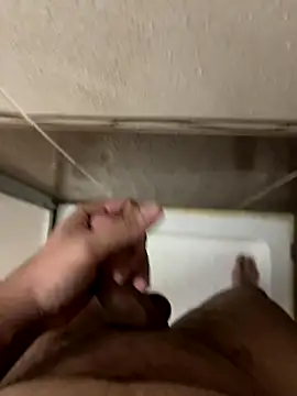 Snapshot of Erenn9972 chatting on October 5, 2025, 5:22 pm Erenn9972 online show from October 5, 2025, 5:22 pm