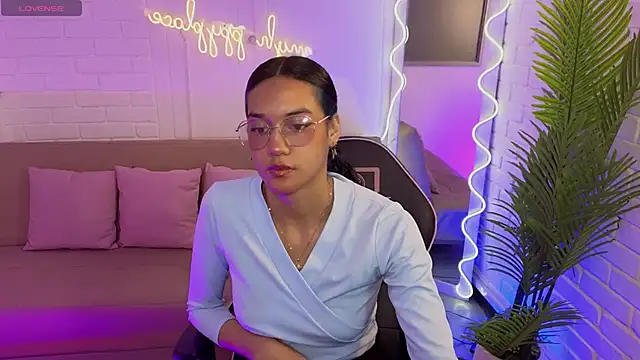 artemiss tay online show from September 23, 2025, 7:17 pm