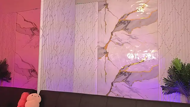 artemiss tay online show from April 18, 2026, 7:58 pm