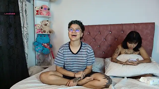Snapshot of azul_honey chatting on July 1, 2026, 7:02 pm azul honey online show from July 1, 2026, 7:02 pm