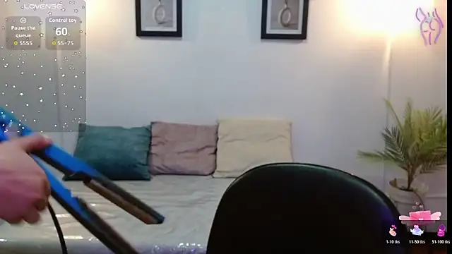 Evanss lx online show from November 26, 2025, 6:53 pm