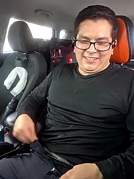 lucho8690 online show from September 15, 2025, 9:15 pm