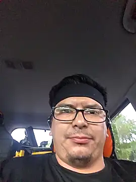 lucho8690 online show from November 10, 2025, 10:20 pm