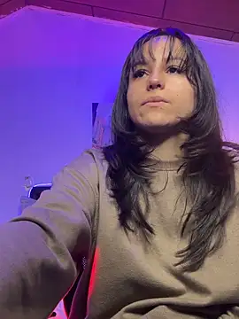 Eymmy 24 online show from October 22, 2025, 4:02 am