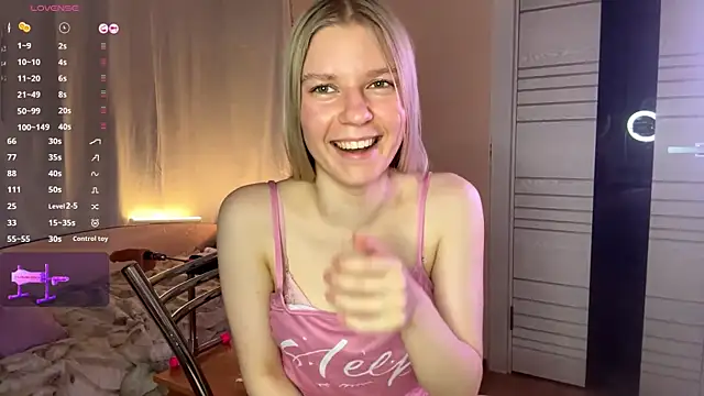 MaryjaneSpider online show from November 12, 2025, 6:52 pm