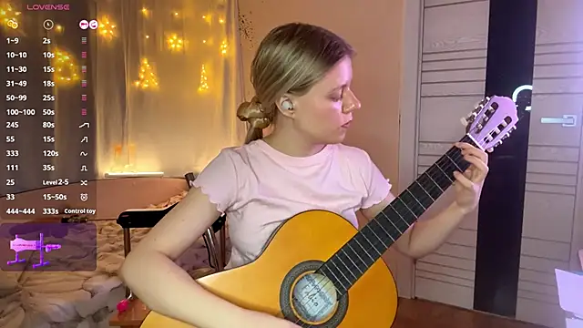 MaryjaneSpider online show from December 21, 2025, 2:57 pm