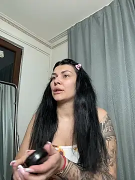 MiaKiittyy online show from February 23, 2026, 11:02 pm