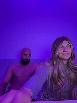 MiaKiittyy online show from April 26, 2026, 8:28 pm