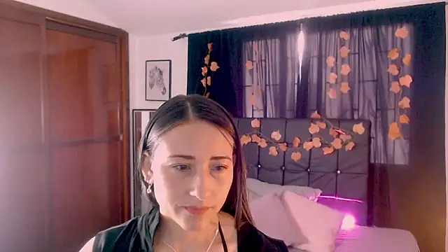 Sofia-mel online show from September 25, 2025, 5:27 pm