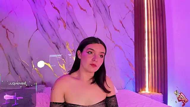 alicecute77 online show from October 18, 2025, 11:49 pm