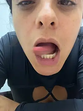 Moon-Lice online show from April 8, 2026, 2:22 am