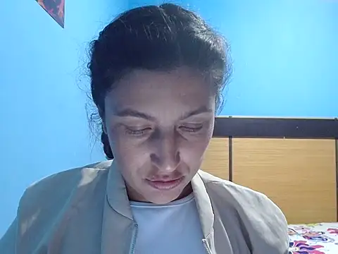 Snapshot of SarahFriendly chatting on April 24, 2026, 2:36 am SarahFriendly online show from April 24, 2026, 2:36 am