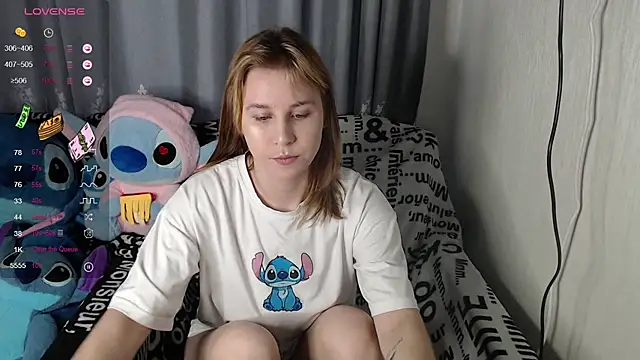 Snapshot of RoyAngela chatting on September 12, 2025, 1:33 pm RoyAngela online show from September 12, 2025, 1:33 pm