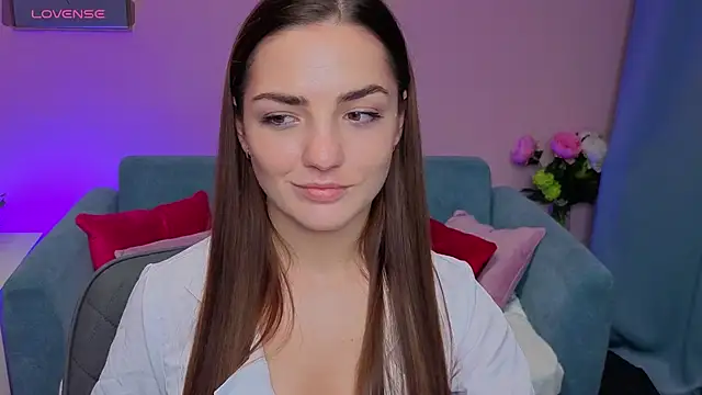 MyEllaLuvs online show from September 30, 2025, 8:14 pm