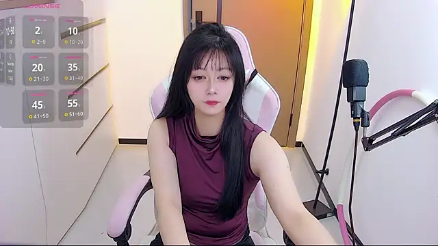 Snapshot of Fioriy66 chatting on July 6, 2026, 12:46 pm Fioriy66 online show from July 6, 2026, 12:46 pm