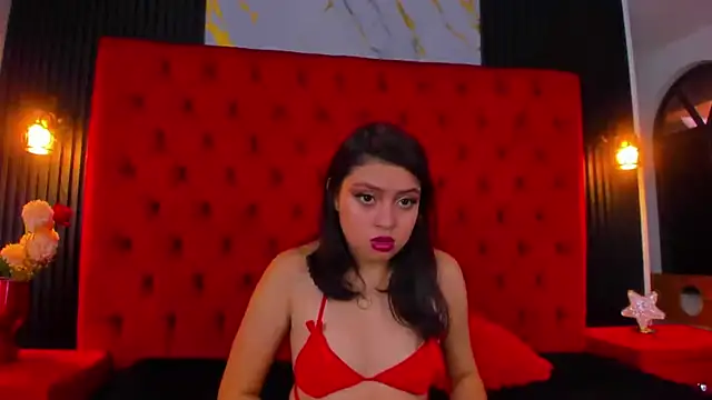 Snapshot of Xzatella chatting on September 19, 2025, 12:39 pm Xzatella online show from September 19, 2025, 12:39 pm