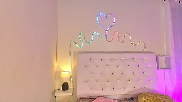 tatixxxvega online show from September 9, 2025, 1:21 pm