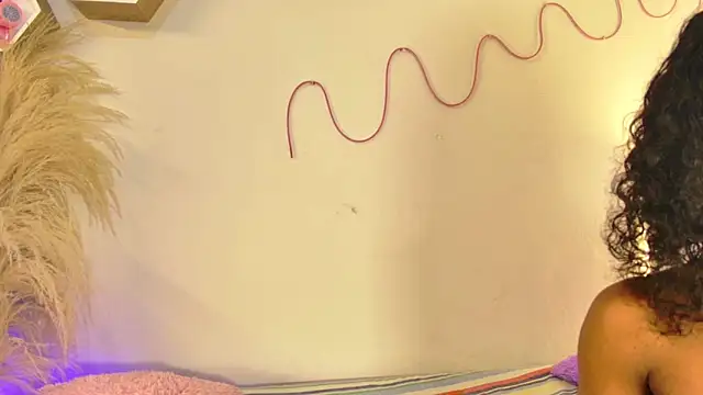 tatixxxvega online show from October 28, 2025, 1:25 pm