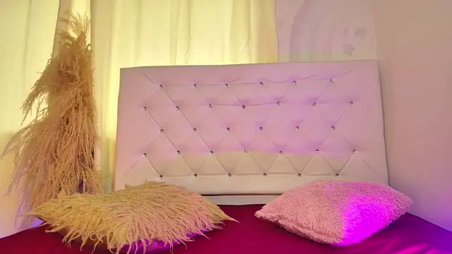 tatixxxvega online show from March 6, 2026, 12:56 pm