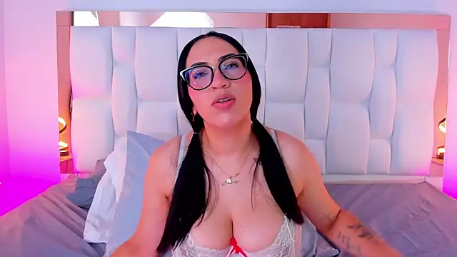 Camille Juicy online show from October 3, 2025, 12:46 pm